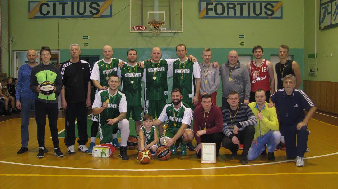 Vyko tradicinis kalėdinis krepšinio turnyras
