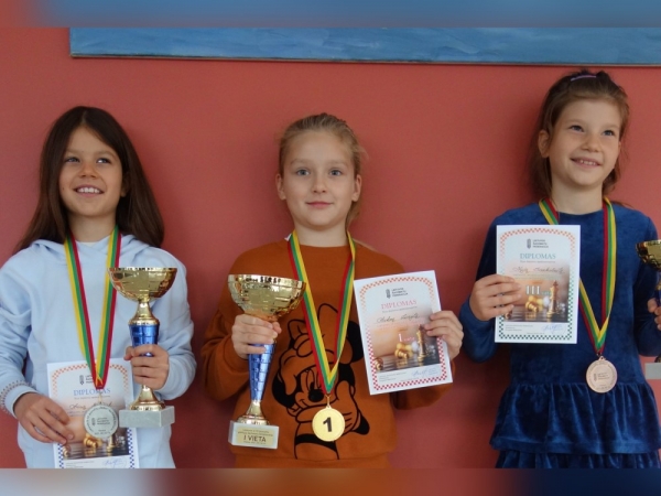 Iš Lietuvos moksleivių greitųjų šachmatų ir „Žaibo“ pirmenybių – 3 aukso ir 1 bronzos medaliai